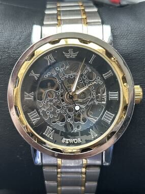 Sewor Two Tone Men’s Wind Up Watch